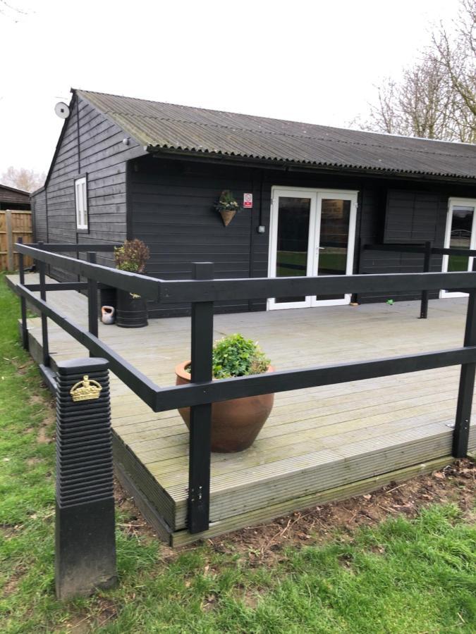The Lodge Bedford Exterior photo
